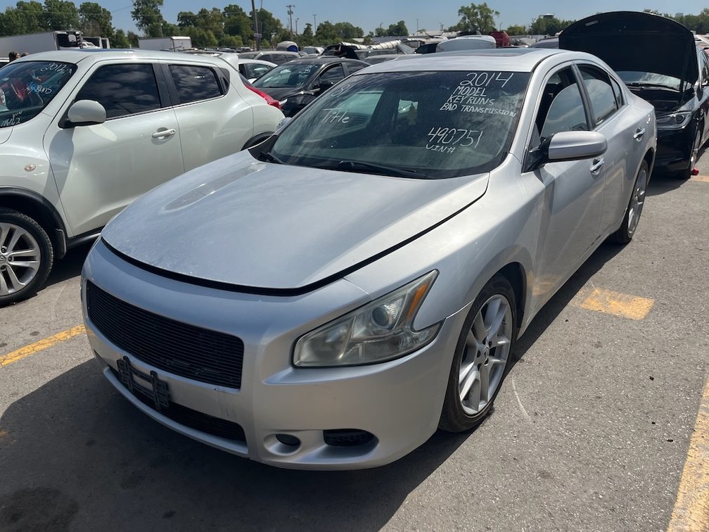2014 Nissan Maxima- W/ Title, Key & Runs