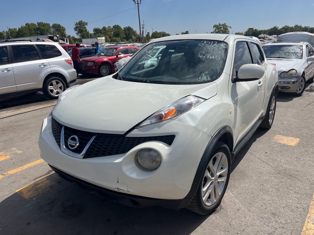 2012 Nissan Juke- W/ Title, Key & Runs