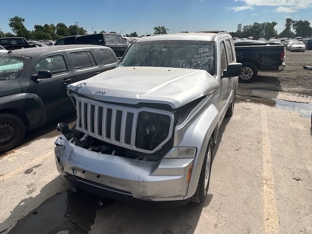 2012 Jeep Liberty- W/ Title, Key & Starts