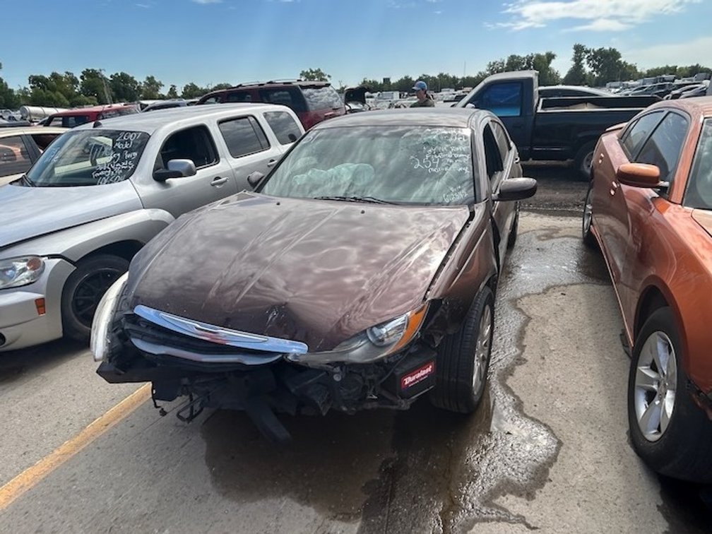 2013 Chrysler 200- W/ Key But Does Not Run Or Move