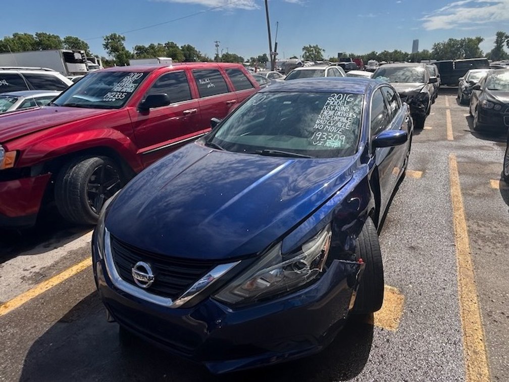 2016 Nissan Altima- W/ Key & Runs But Does Not Move
