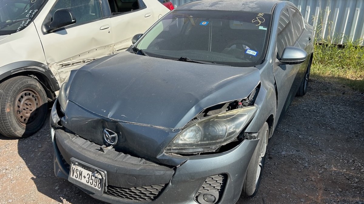 2011 MAZDA 3- No Key