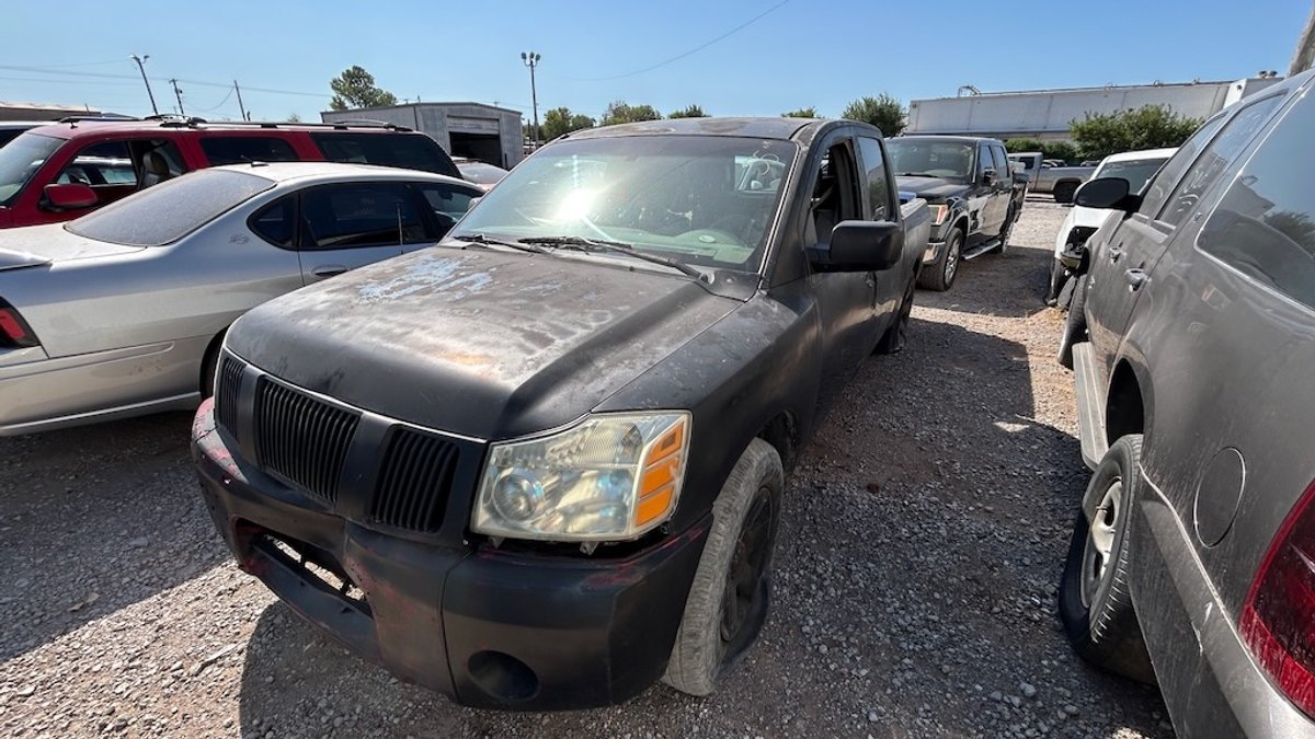 2005 NISSAN FRONTIER- No Key