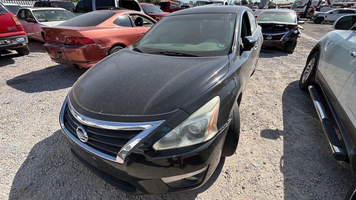 2015 NISSAN ALTIMA- No Key
