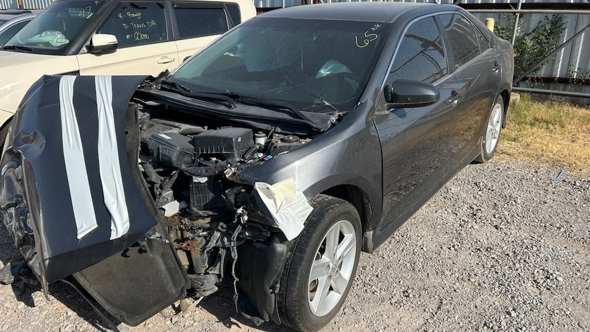 2013 TOYOTA CAMRY- No Key