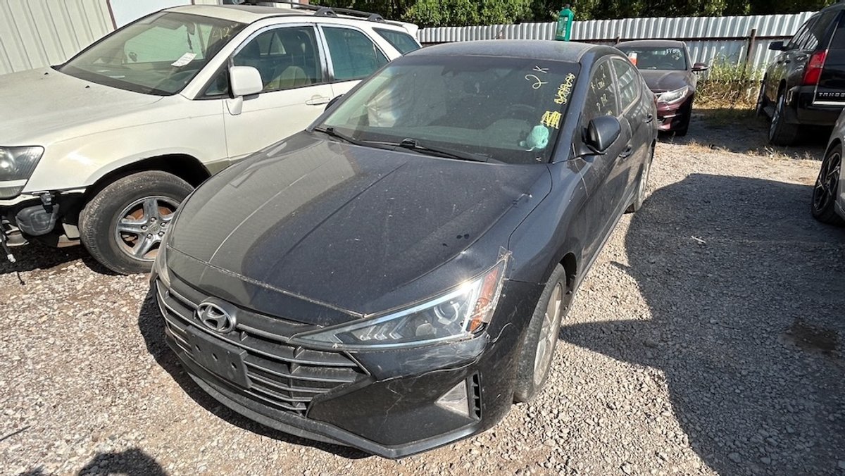 2020 HYUNDAI ELANTRA- W/ Key, Runs, & Drives