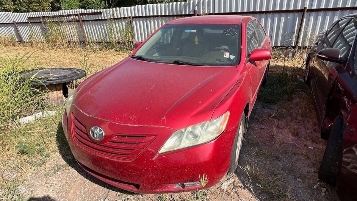 2008 TOYOTA CAMRY- W/ Key, Runs, & Drives