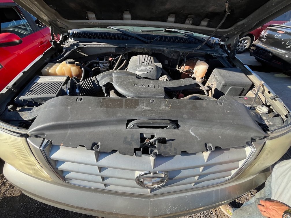 2002 Cadillac Escalade- W/ Key & Runs