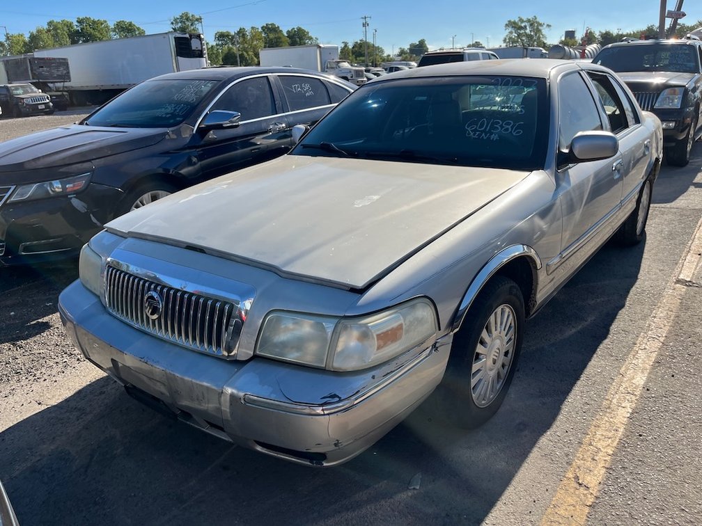 2007 Mercury Grand Marquis- W/ Key & Runs