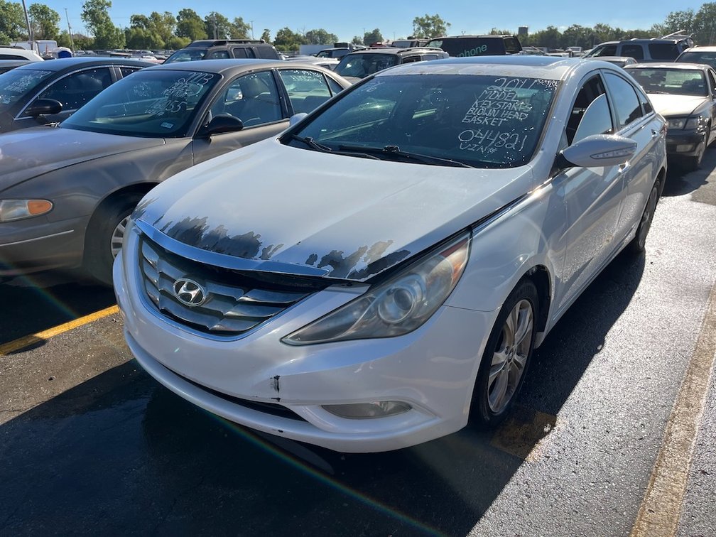 2011 Hyundai Sonata- W/ Key & Starts