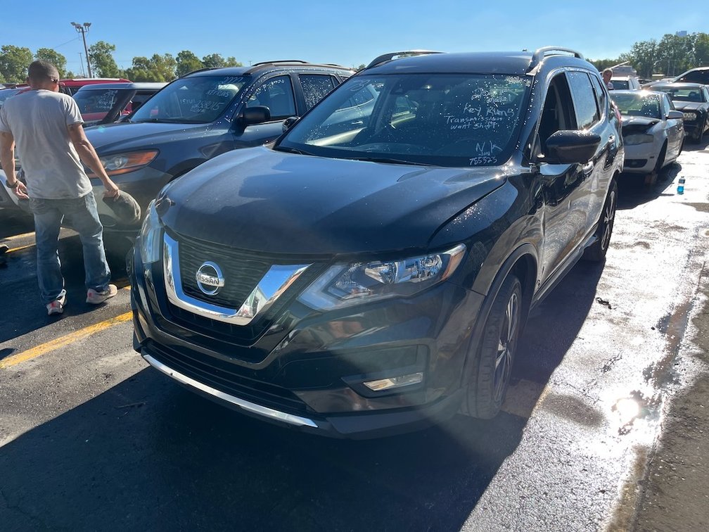 2017 Nissan Rogue- W/ Key & Runs