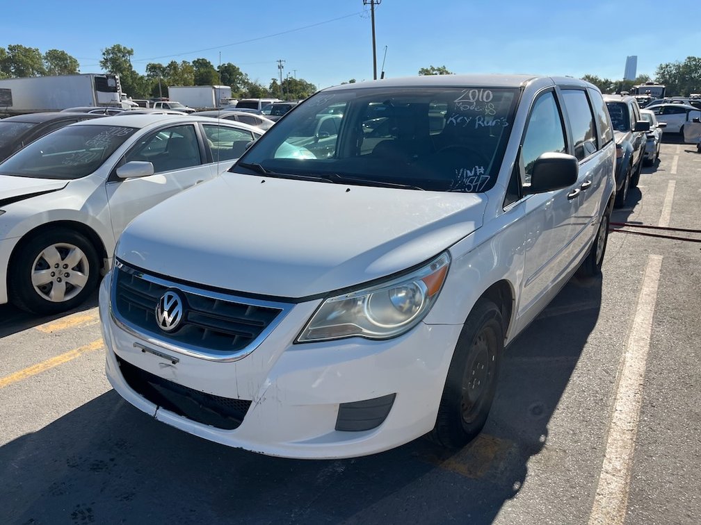 2010 Volkswagen Routan- W/ Key & Runs