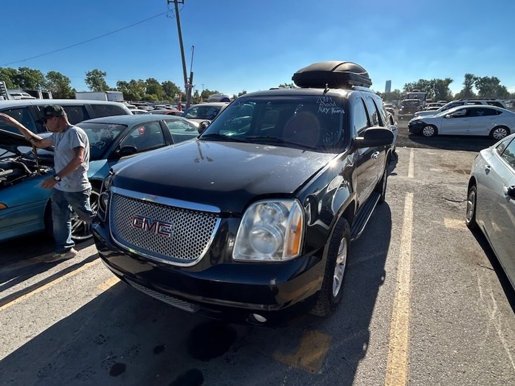 2009 GMC Yukon Denali- W/ Title, Key & Runs