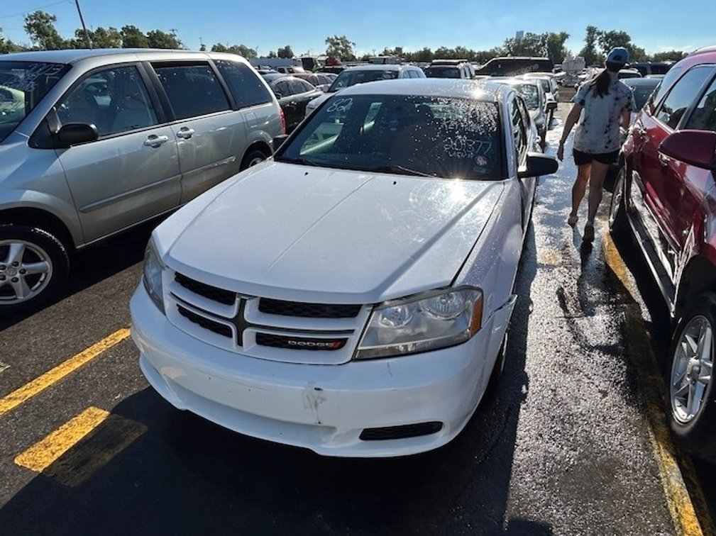 2014 Dodge Avenger- W/ Key & Runs
