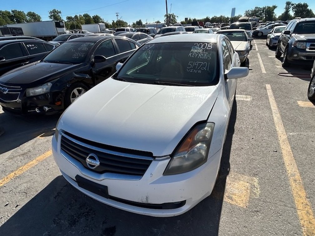 2008 Nissan Altima- W/ Key & Runs