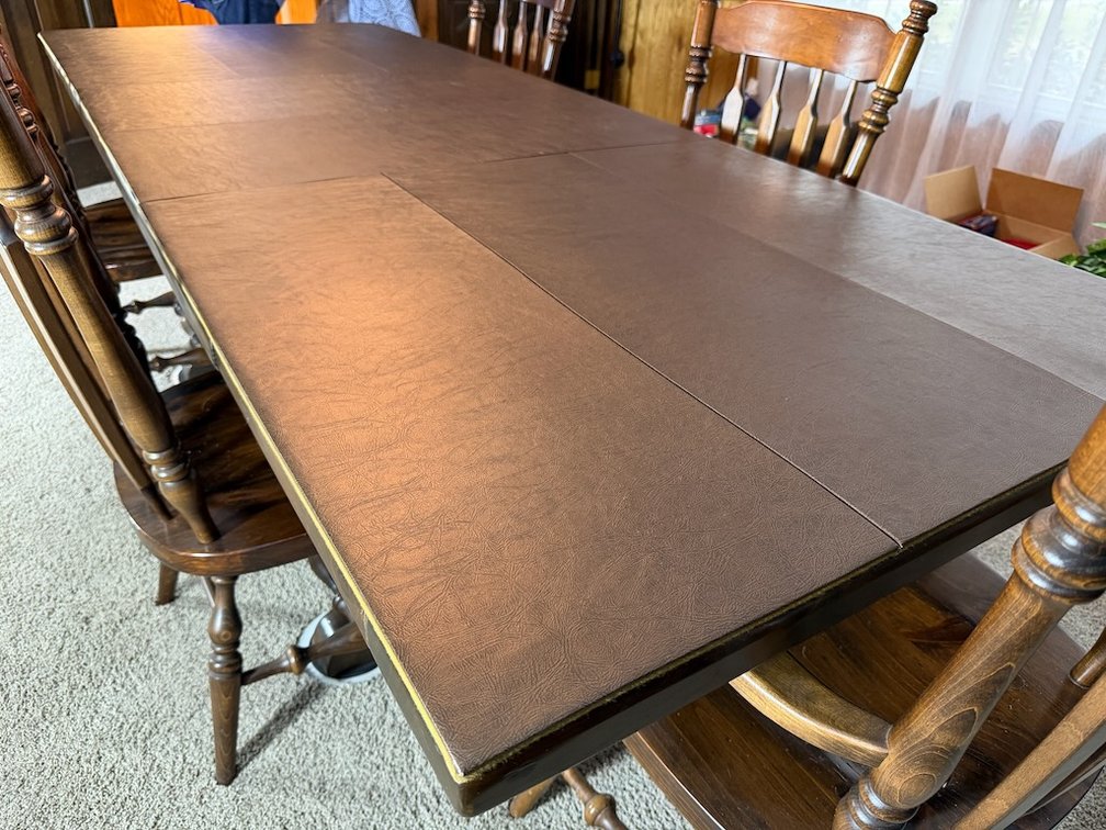 Vintage Ethan Allen Solid Wood Dining Room Table W/ 2 Removable Leaves & 5 Chairs