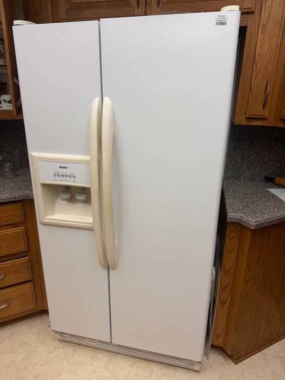 Kenmore Coldspot Model 106.53632300 Side by Side Refrigerator  W/ Ice & Water In The Door