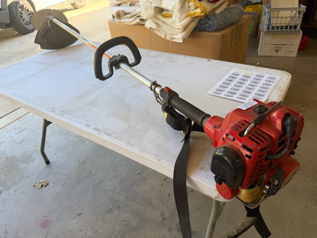 Shindiawa Model T260 Professional Straight Shaft Gas Trimmer W/ Circular Blade