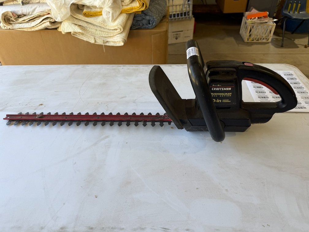 Craftsman Bushwacker 20” Dual Action Electric Hedge Trimmer