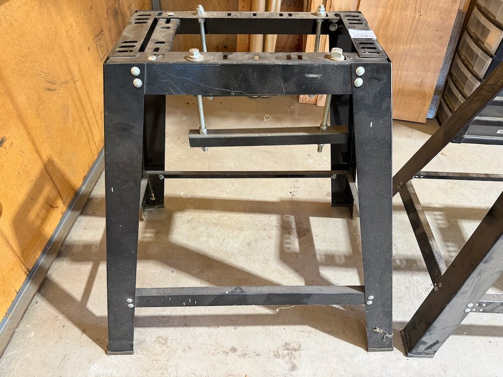 Central Machinery Equipment Stand