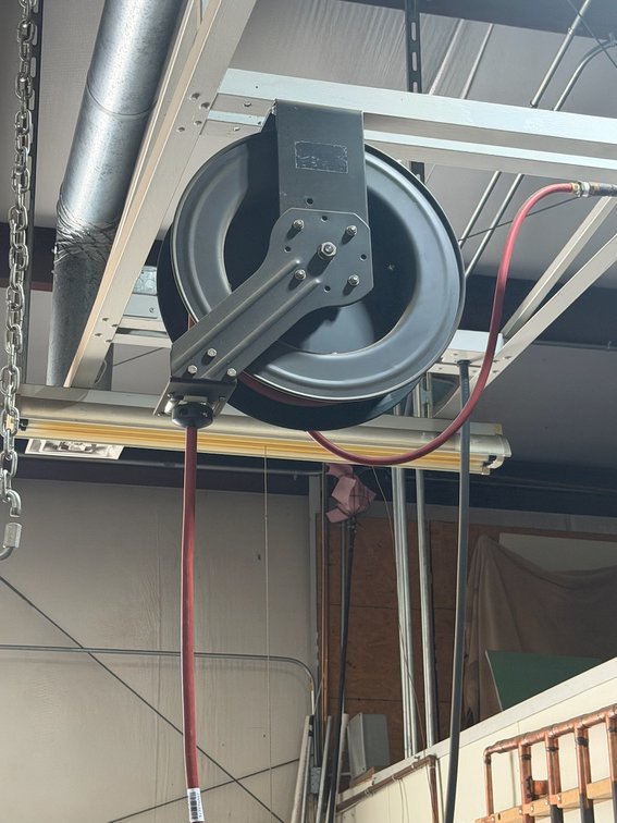 Retractable Hose Reel W/ Air Hose