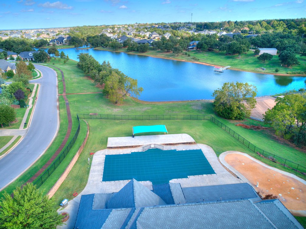 Image for Exceptional Luxury Living in Edmond's Prestigious Twin Bridges Addition