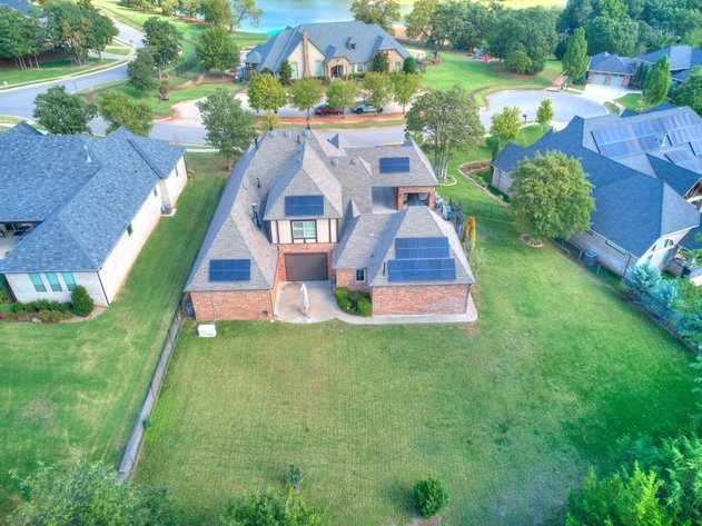 Image for Exceptional Luxury Living in Edmond's Prestigious Twin Bridges Addition