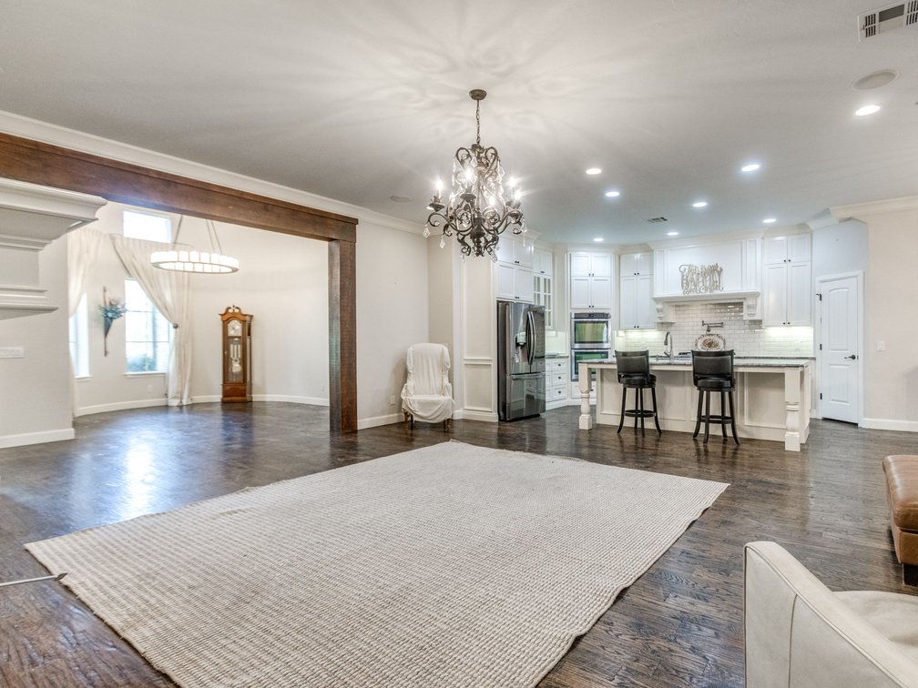 Image for Exceptional Luxury Living in Edmond's Prestigious Twin Bridges Addition
