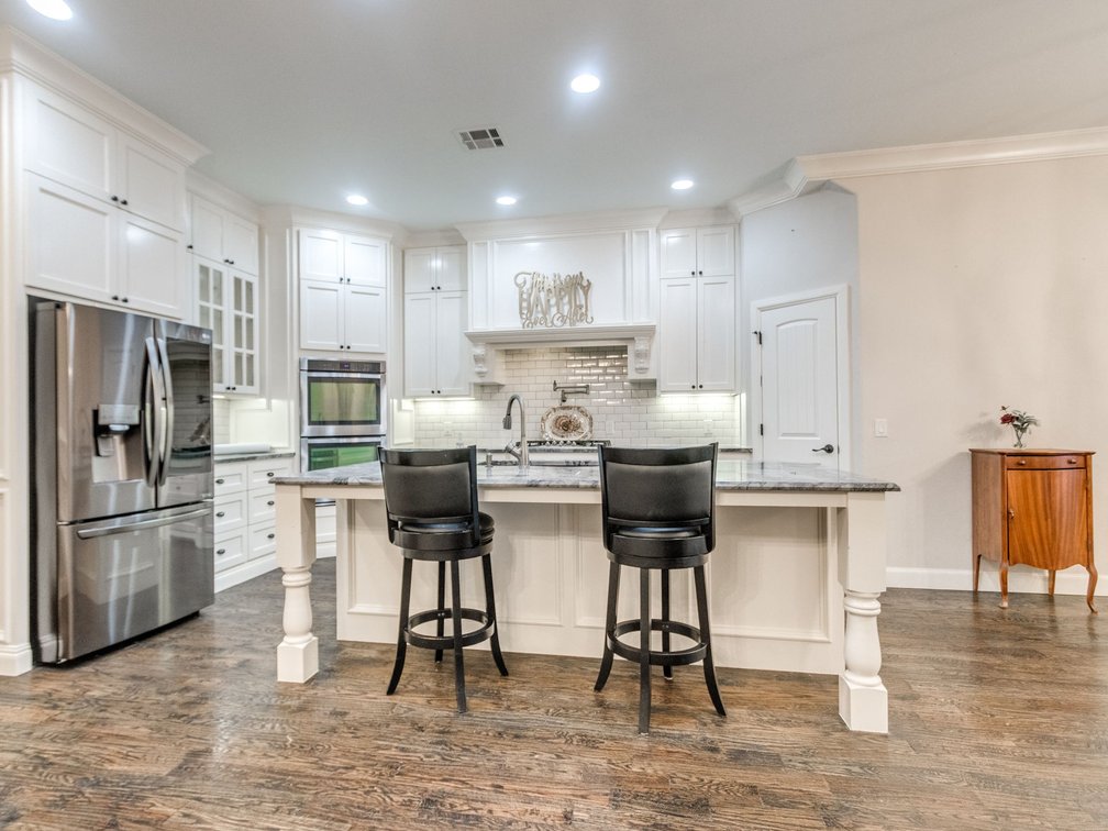 Image for Exceptional Luxury Living in Edmond's Prestigious Twin Bridges Addition