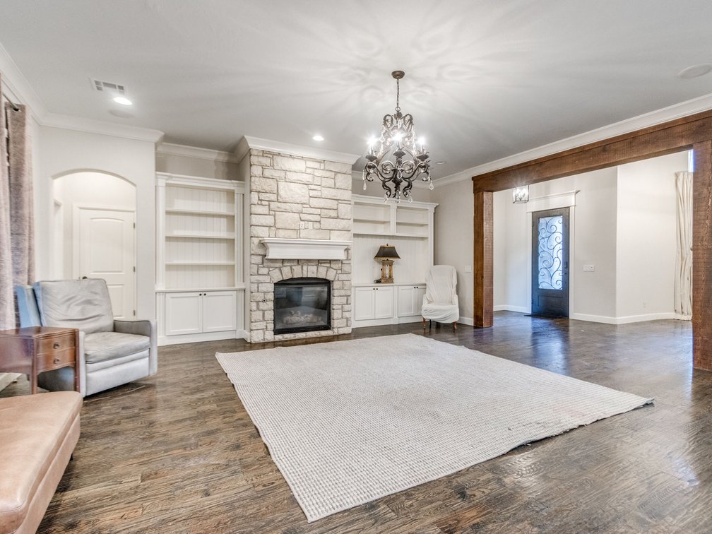 Image for Exceptional Luxury Living in Edmond's Prestigious Twin Bridges Addition