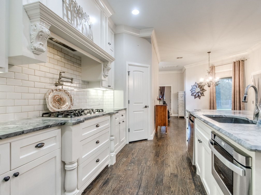 Image for Exceptional Luxury Living in Edmond's Prestigious Twin Bridges Addition