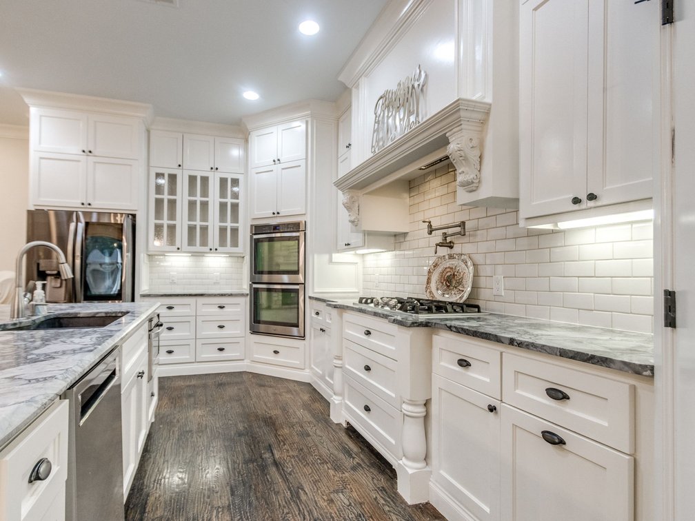 Image for Exceptional Luxury Living in Edmond's Prestigious Twin Bridges Addition