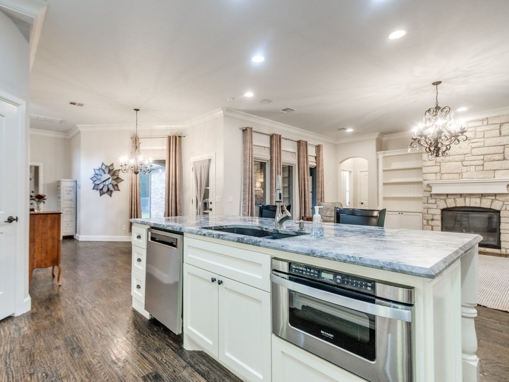 Image for Exceptional Luxury Living in Edmond's Prestigious Twin Bridges Addition