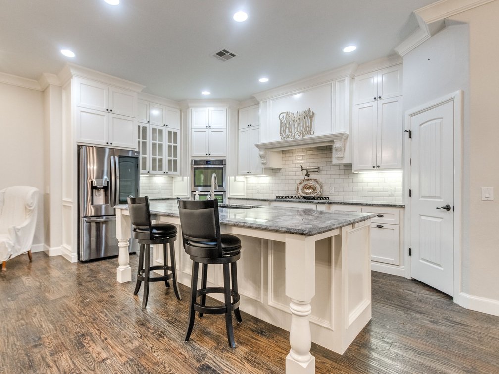 Image for Exceptional Luxury Living in Edmond's Prestigious Twin Bridges Addition