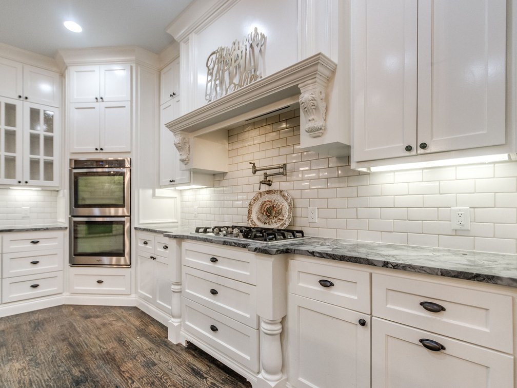 Image for Exceptional Luxury Living in Edmond's Prestigious Twin Bridges Addition
