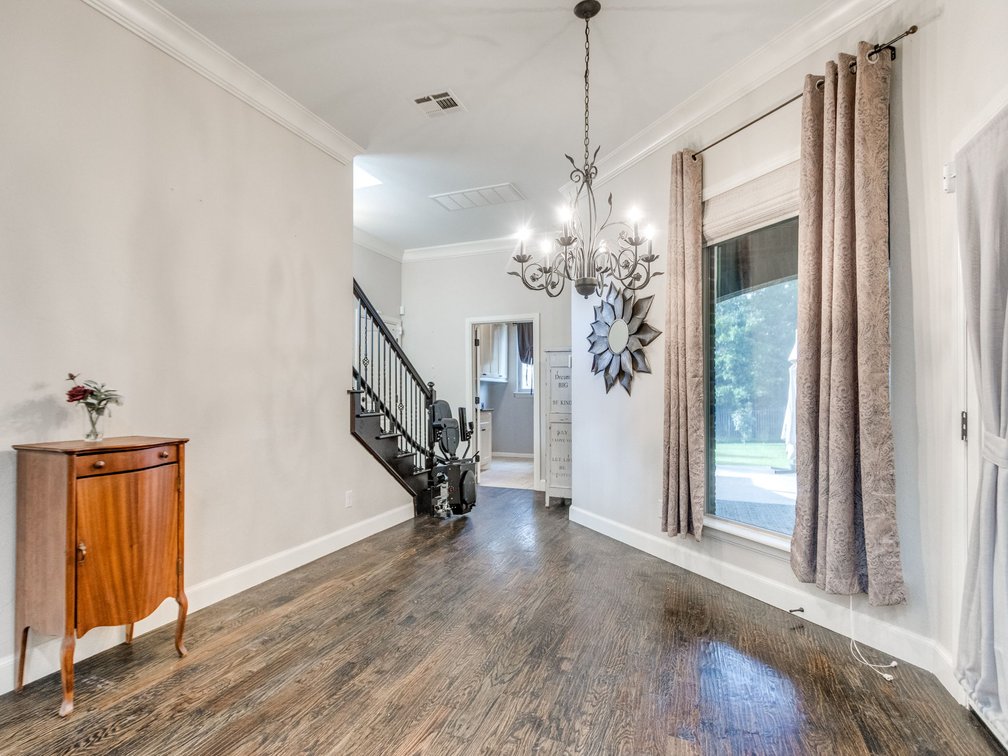 Image for Exceptional Luxury Living in Edmond's Prestigious Twin Bridges Addition