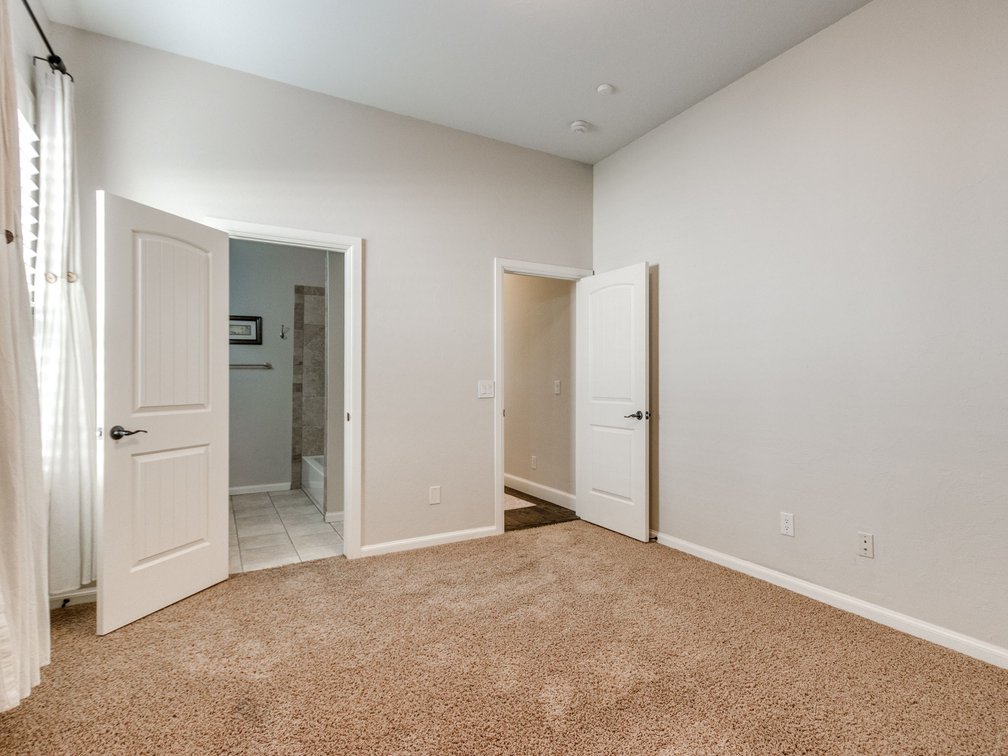 Image for Exceptional Luxury Living in Edmond's Prestigious Twin Bridges Addition