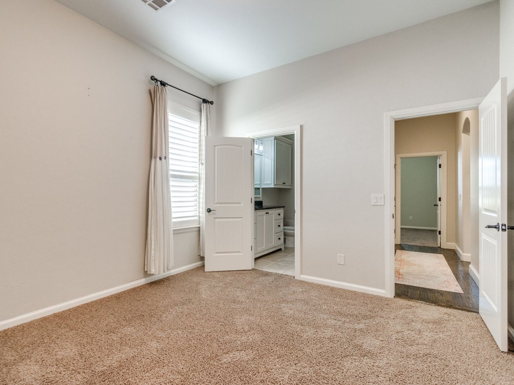 Image for Exceptional Luxury Living in Edmond's Prestigious Twin Bridges Addition