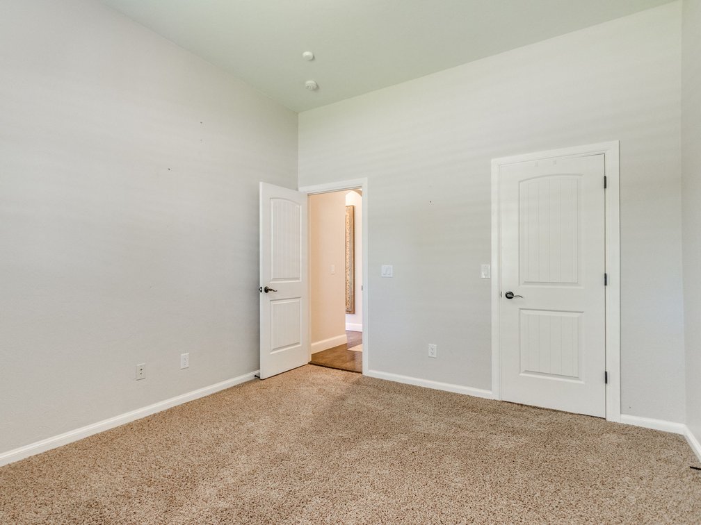 Image for Exceptional Luxury Living in Edmond's Prestigious Twin Bridges Addition