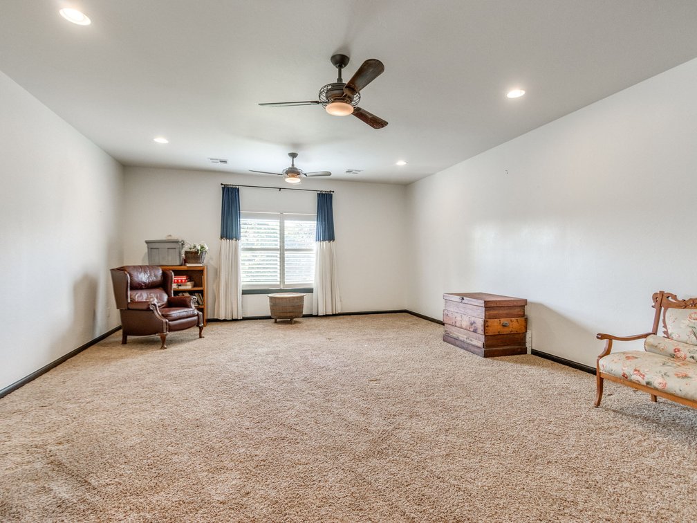 Image for Exceptional Luxury Living in Edmond's Prestigious Twin Bridges Addition