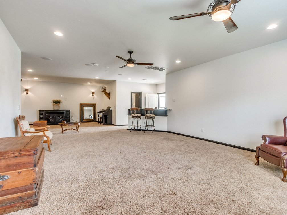 Image for Exceptional Luxury Living in Edmond's Prestigious Twin Bridges Addition