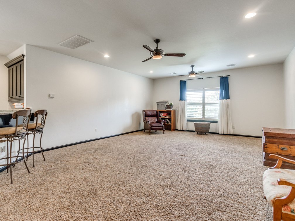 Image for Exceptional Luxury Living in Edmond's Prestigious Twin Bridges Addition