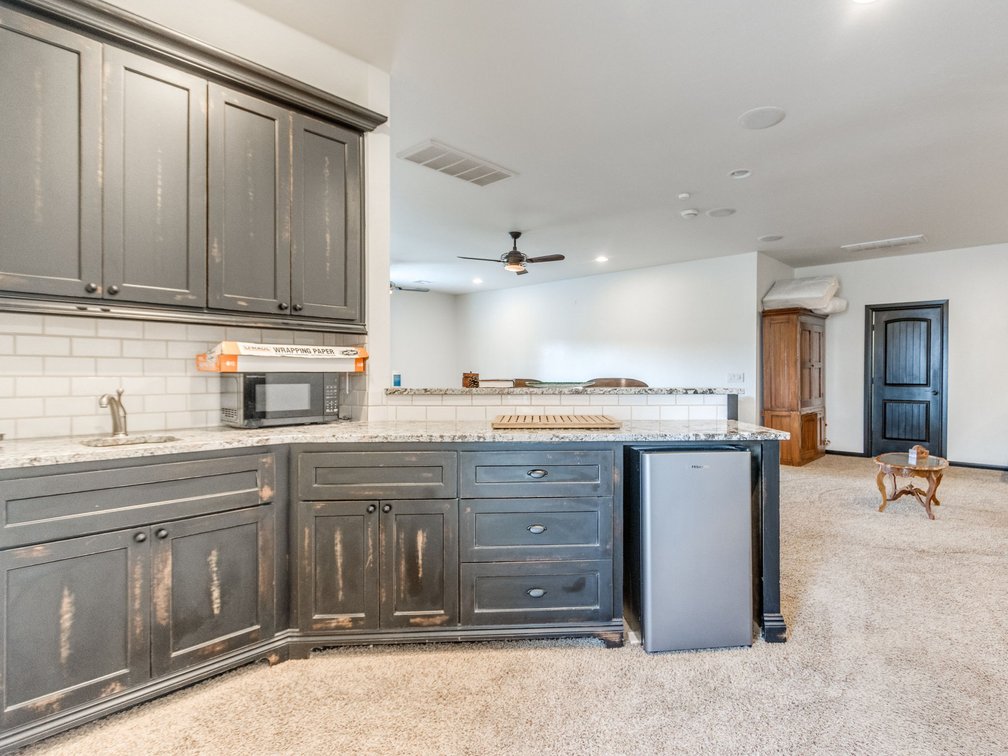 Image for Exceptional Luxury Living in Edmond's Prestigious Twin Bridges Addition