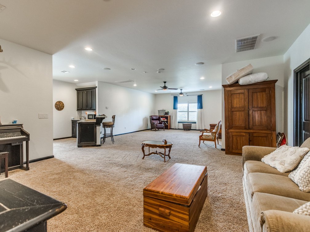 Image for Exceptional Luxury Living in Edmond's Prestigious Twin Bridges Addition