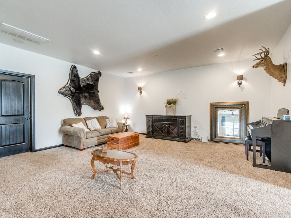 Image for Exceptional Luxury Living in Edmond's Prestigious Twin Bridges Addition