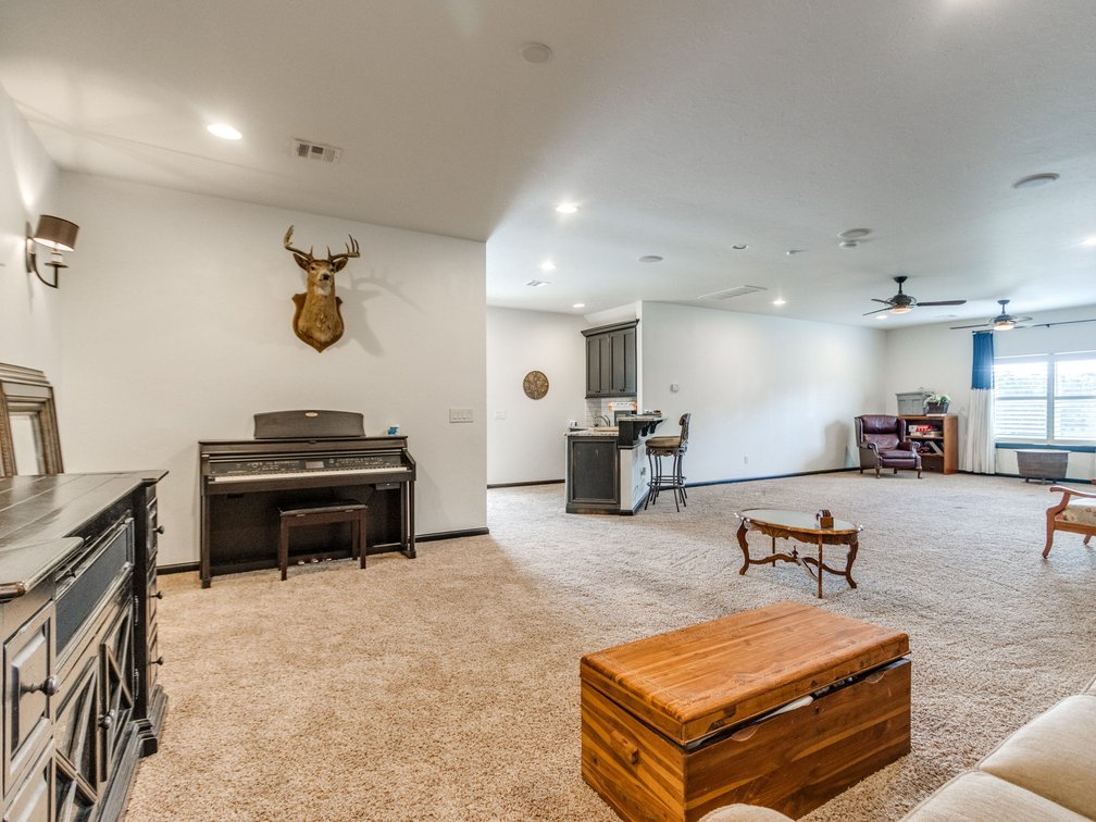 Image for Exceptional Luxury Living in Edmond's Prestigious Twin Bridges Addition