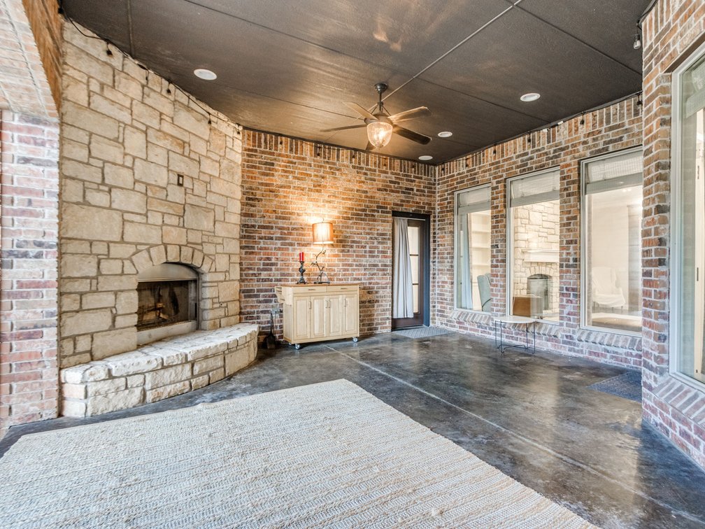 Image for Exceptional Luxury Living in Edmond's Prestigious Twin Bridges Addition
