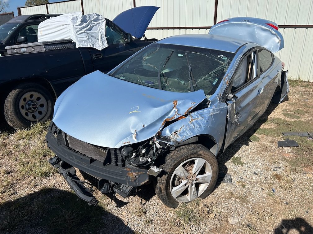 2013 HYUNDAI ELANTRA- w/ Key