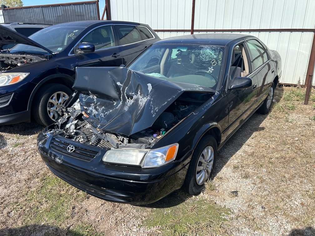 1999 TOYOTA CAMRY- W/ Key, Runs & Pulls
