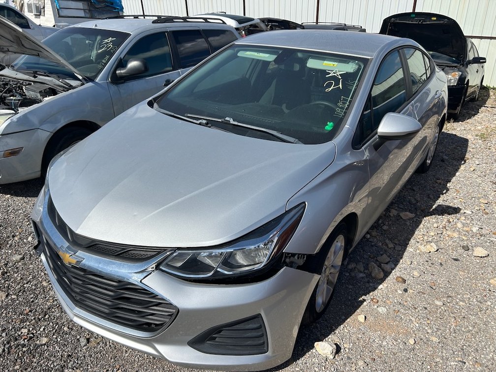 2019 CHEVY CRUZE- W/ Key but Does NOT Start